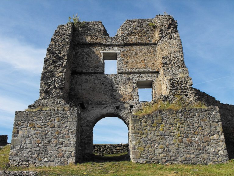 Pustý hrad: A Medieval Castle Complex in Slovakia