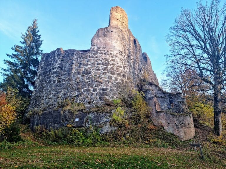 Alt-Trauchburg Castle: A Medieval Stronghold in Weitnau, Germany