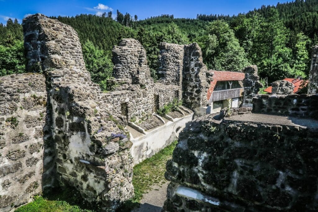 Alt-Trauchburg Castle: A Medieval Noble Fortress in Germany 2 Alt-Trauchburg Castle