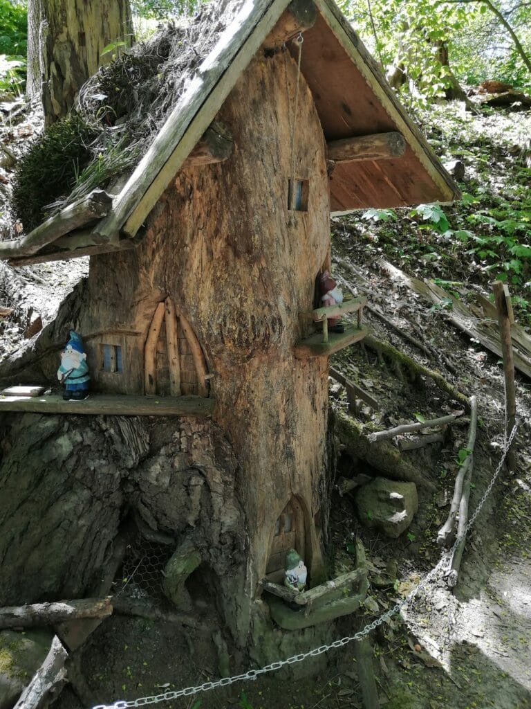 Zásadka Castle: A Historic Medieval and Renaissance Site in the Czech Republic 7 Zásadka Castle