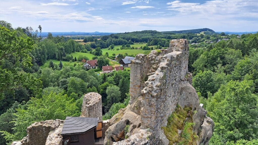 Frýdštejn Castle: A Medieval Rock Castle in Czechia 3 Frýdštejn Castle