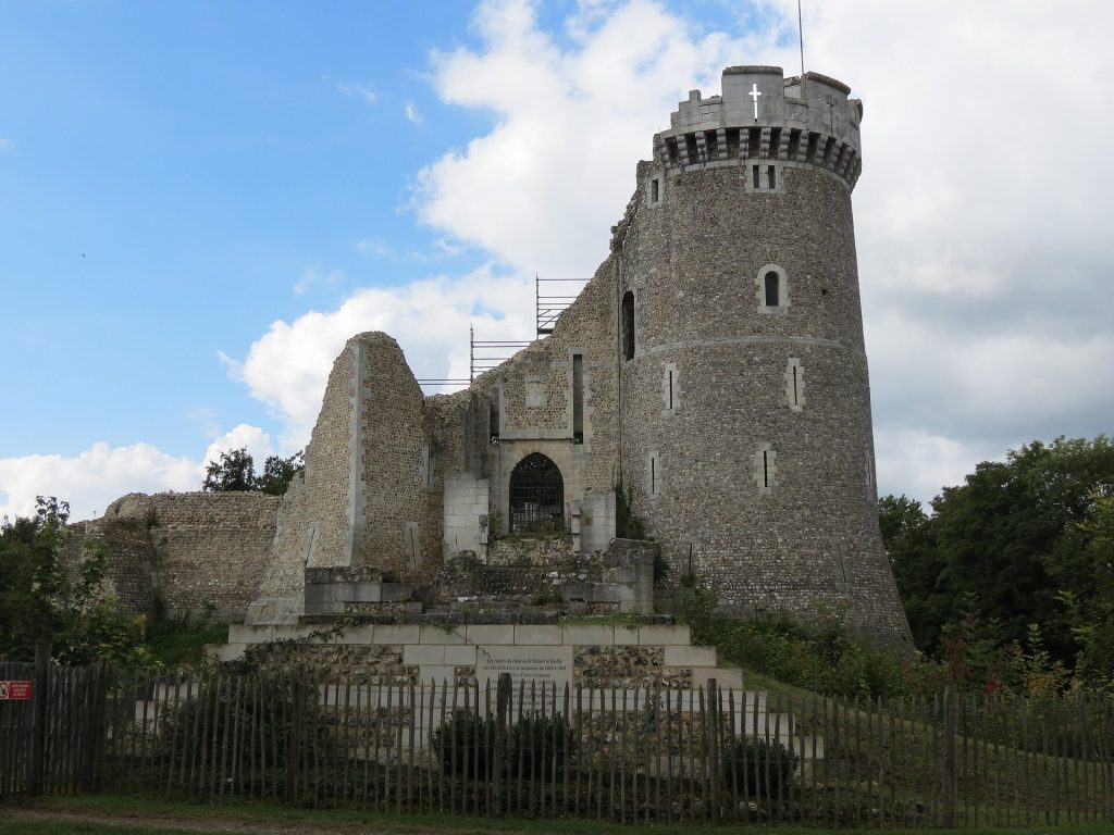 Château de Robert-le-Diable: A Medieval Feudal Castle in Normandy 1 Château de Robert-le-Diable