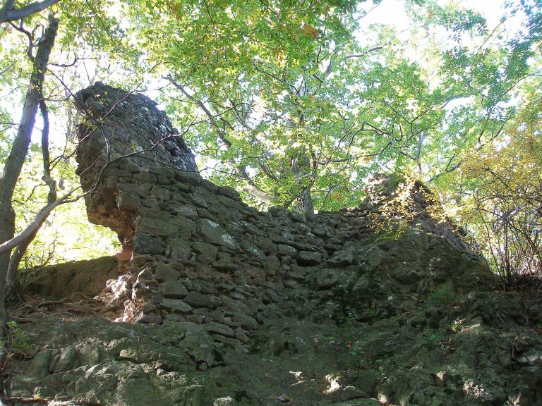 Zbojnícký Castle: Medieval Castle Ruin in Slovakia