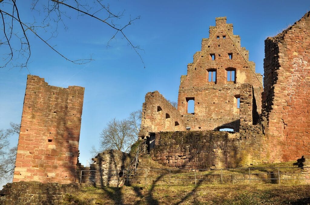 Burg Freudenberg: A Medieval Fortress in Germany 7 Burg Freudenberg