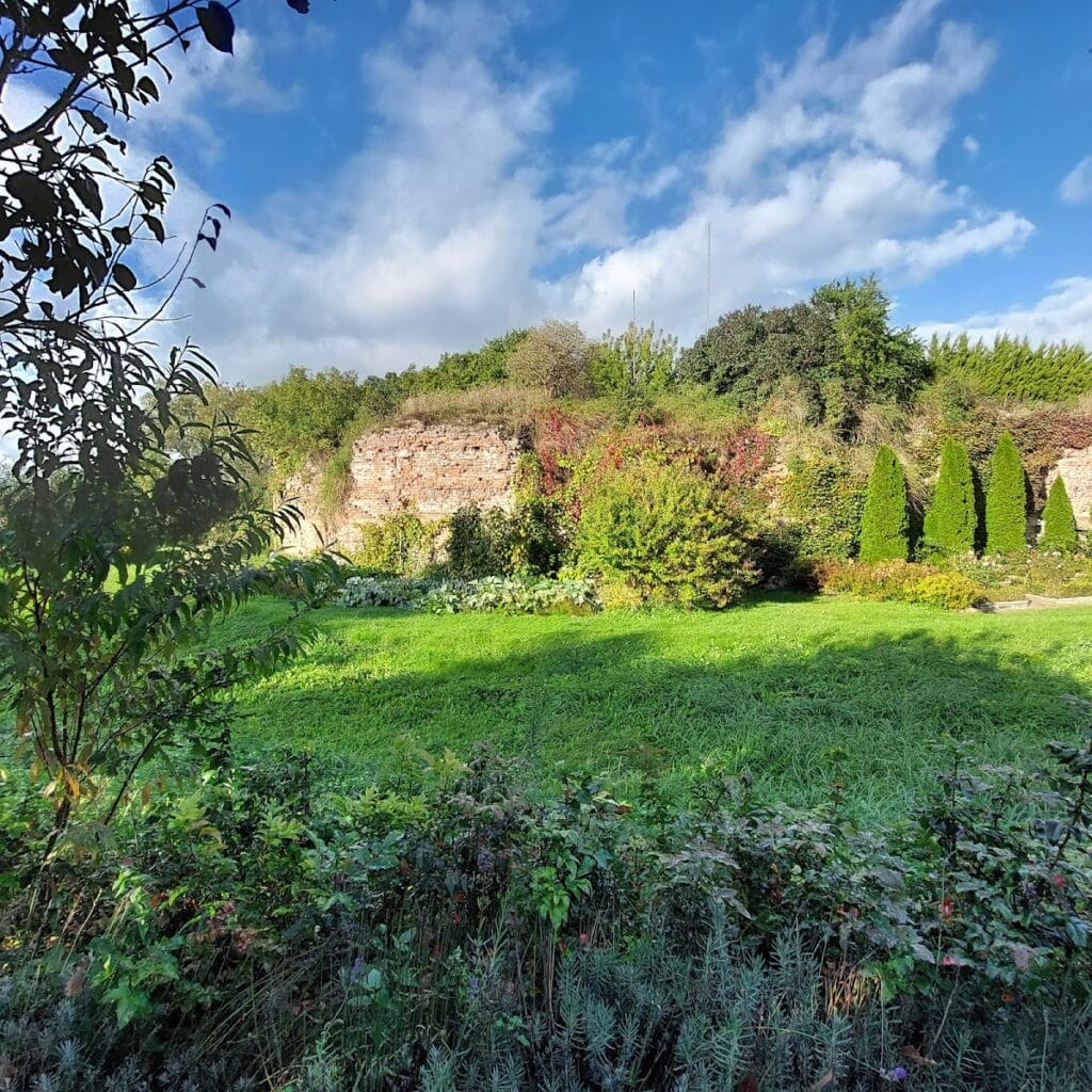 Łowicz Castle: A Historic Ecclesiastical Residence in Poland 8 Łowicz Castle