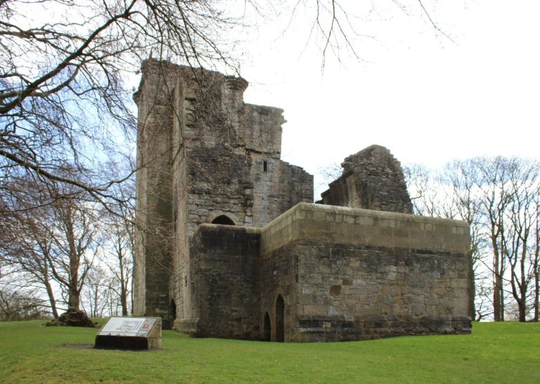Crookston Castle: A Ruined Medieval Castle in Glasgow