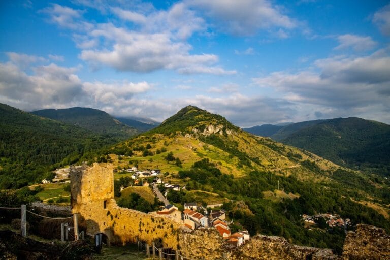 Château de Lordat: A Medieval Fortress in the County of Foix