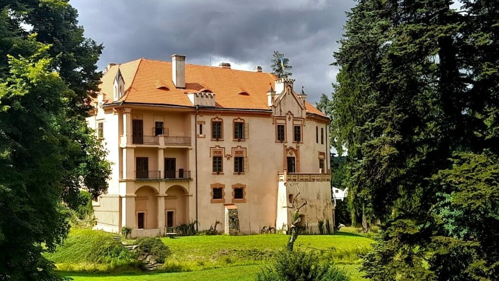Vrchotovy Janovice Castle
