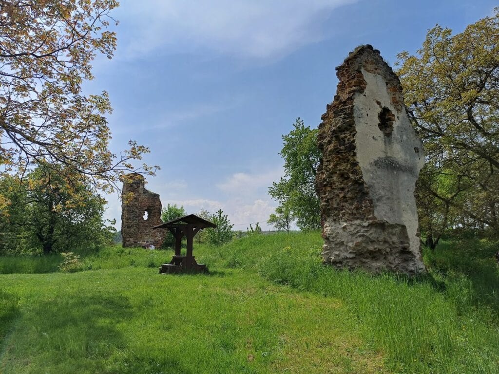 Žerotín: A Gothic Noble Castle in Czechia 1 Žerotín