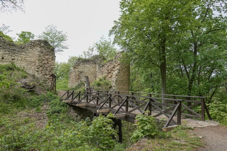 Pravda Castle: A Late Medieval Fortress in the Czech Republic