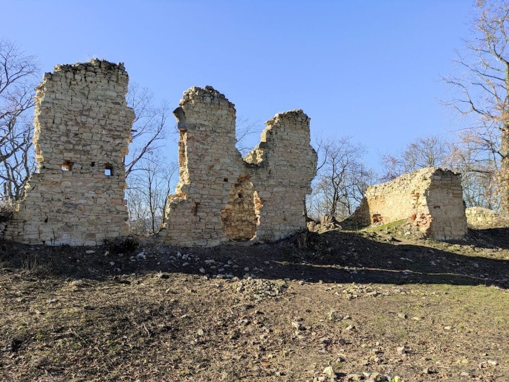 Pravda Castle: A Late Medieval Fortress in the Czech Republic 7 Pravda Castle