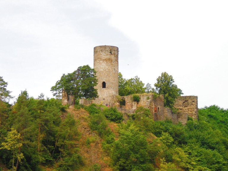 Dobronice: A Gothic Hill Castle Ruin in Czechia