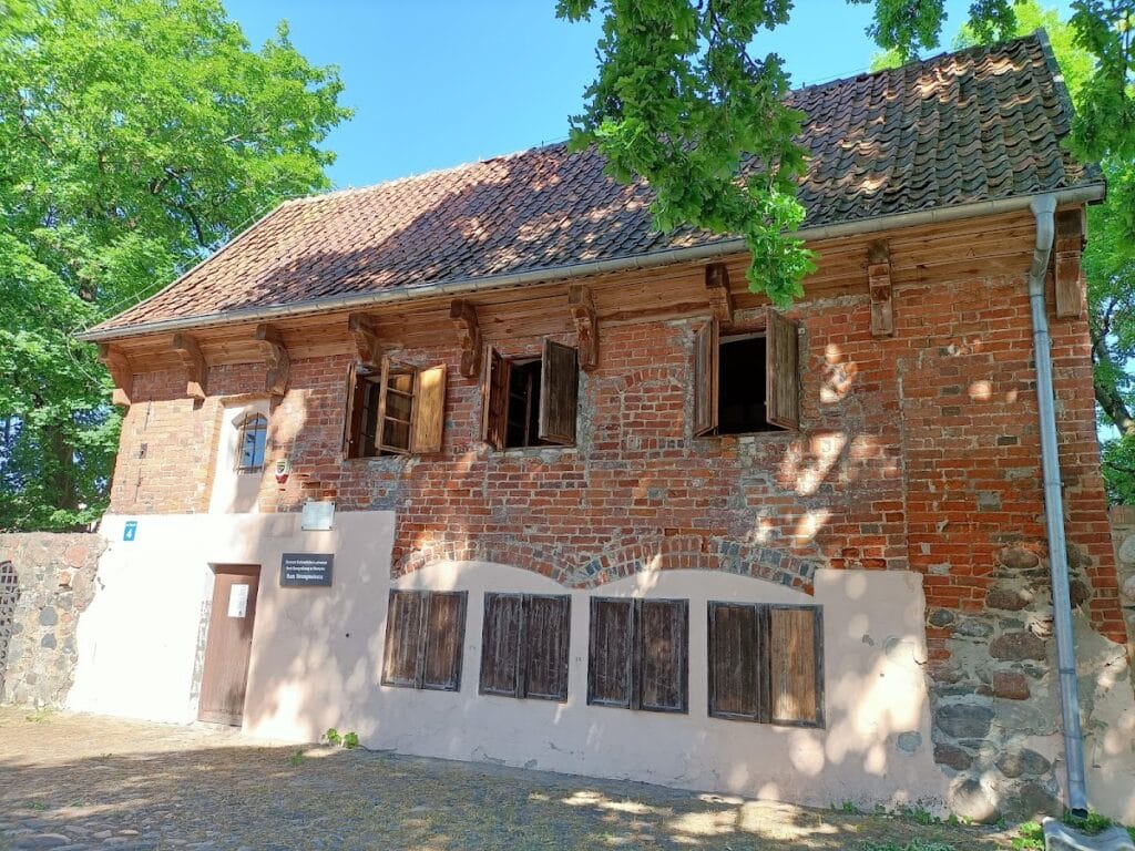 Olsztynek Castle: Teutonic Order Fortress in Poland 4 Olsztynek Castle