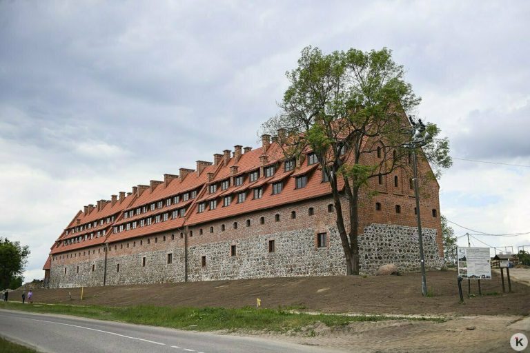 Preußisch Eylau Castle: Teutonic Order Fortress in Russia