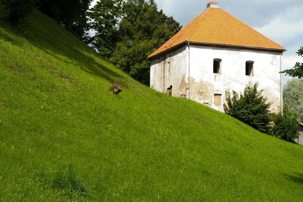 Kandava Castle