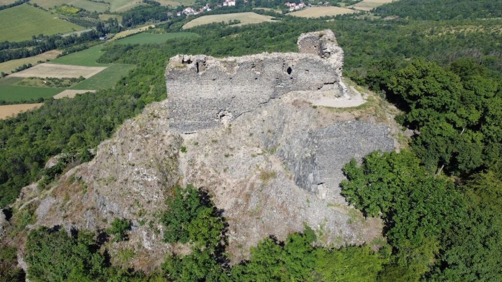 Košťálov: A Gothic Donjon-Type Castle Ruin in Czechia 1 Košťálov