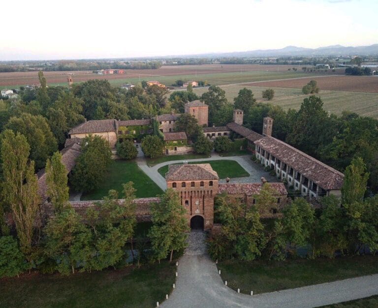 Paderna Castle: A Historic Fortified Complex in Pontenure, Italy