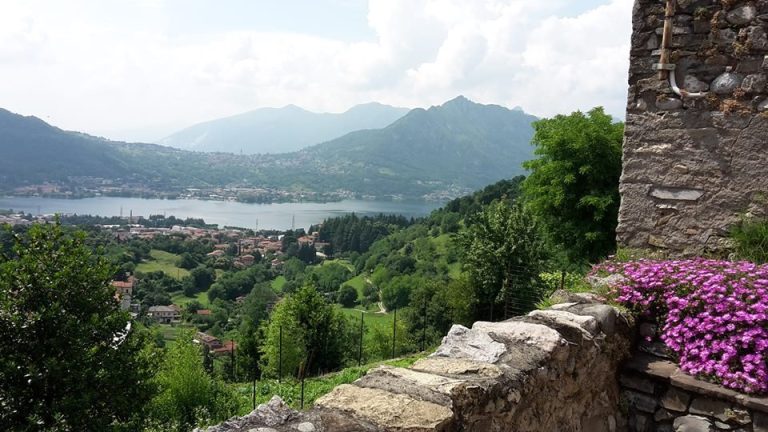 Castello di Rossino: A Medieval Castle and Commercial Center in Italy