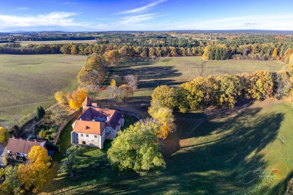 Cuknštejn Fortress: A Medieval Stronghold in the Czech Republic 10 Cuknštejn Fortress
