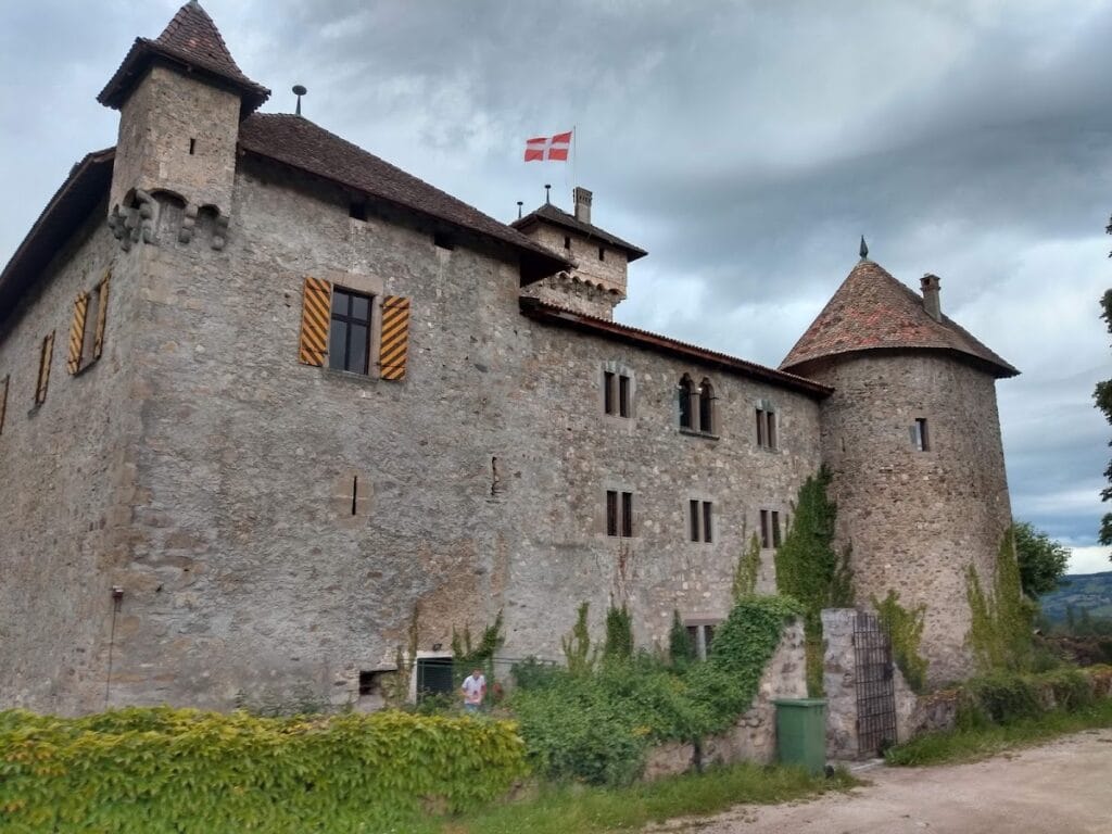 Château d’Avully: A Medieval Fortified House in France 1 Château d'Avully