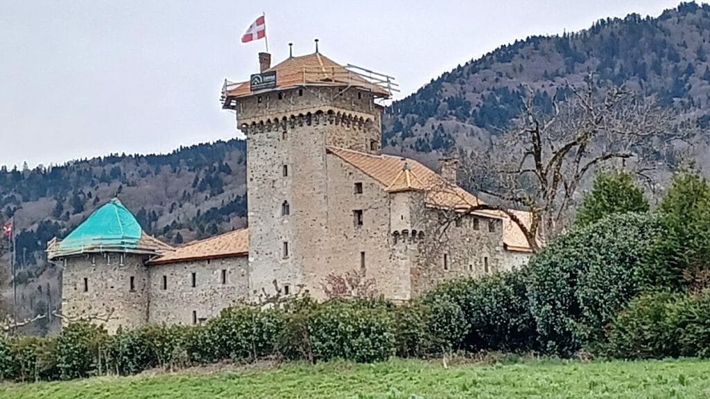 Château d’Avully: A Medieval Fortified House in France 2 Château d'Avully