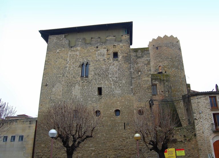 Castell de Santa Coloma de Queralt: Medieval Castle and Renaissance Palace