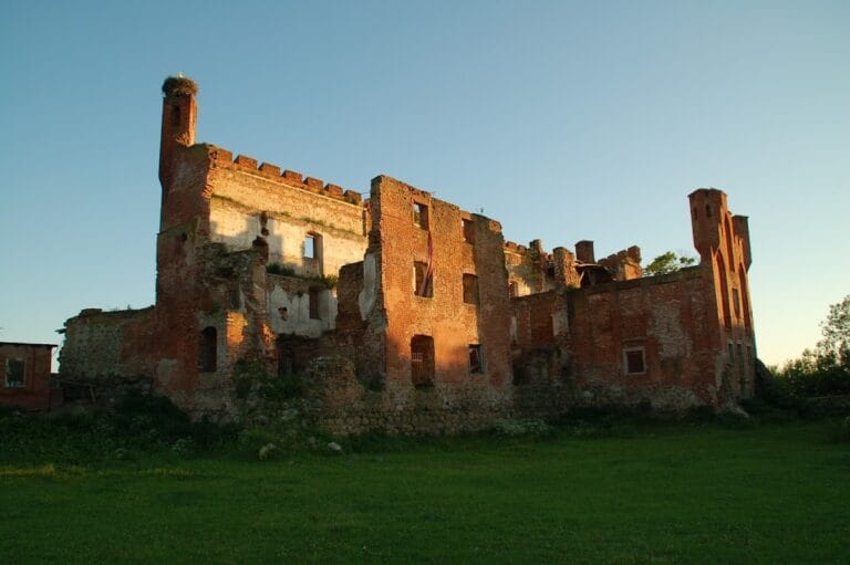 Schaaken Castle: A Teutonic Order Fortress in Russia