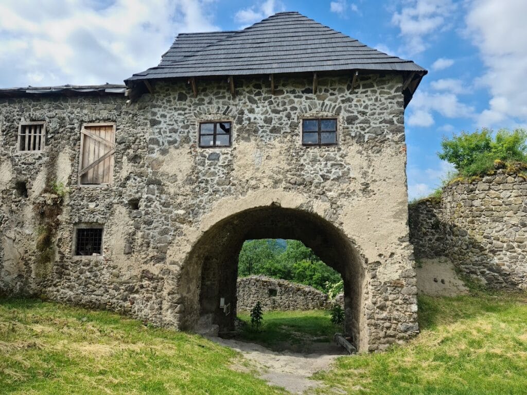 Čabraď Castle: A Medieval Fortress in Slovakia 10 Čabraď Castle