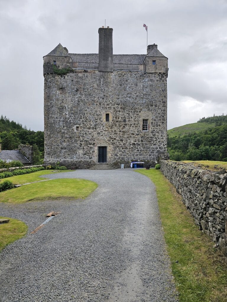 Neidpath Castle: A Medieval Tower House in the Scottish Borders 3 Neidpath Castle
