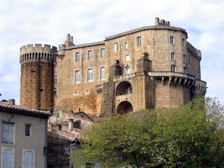 Château de Suze-la-Rousse: A Medieval Fortress and Renaissance Residence