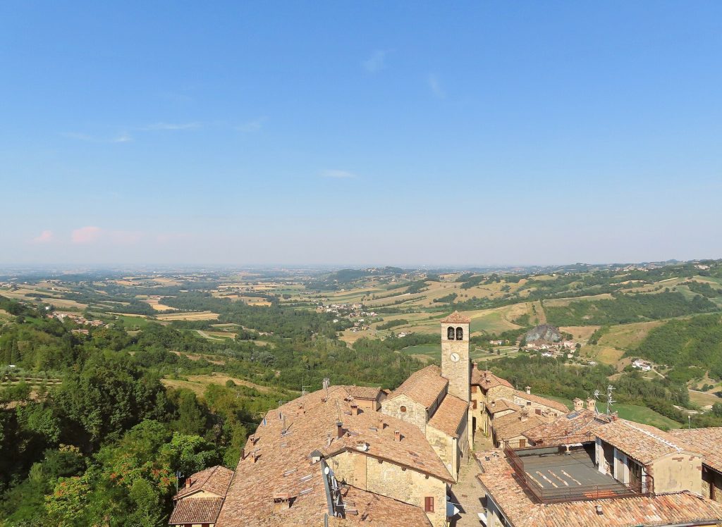 Vigoleno Castle: A Medieval Fortified Settlement in Italy 2 Vigoleno Castle