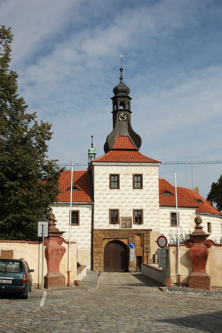 Kostelec nad Černými lesy Castle: A Royal Fortress and Renaissance Château