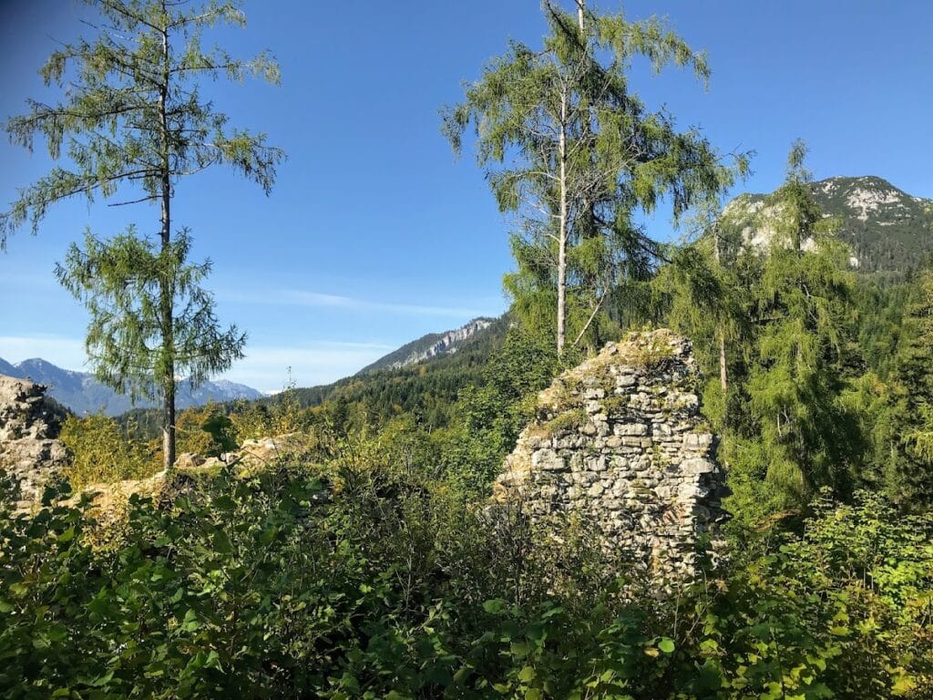 Ruine Pflindsberg: A Late-Medieval Hill Fortress in Austria 2 Ruine Pflindsberg