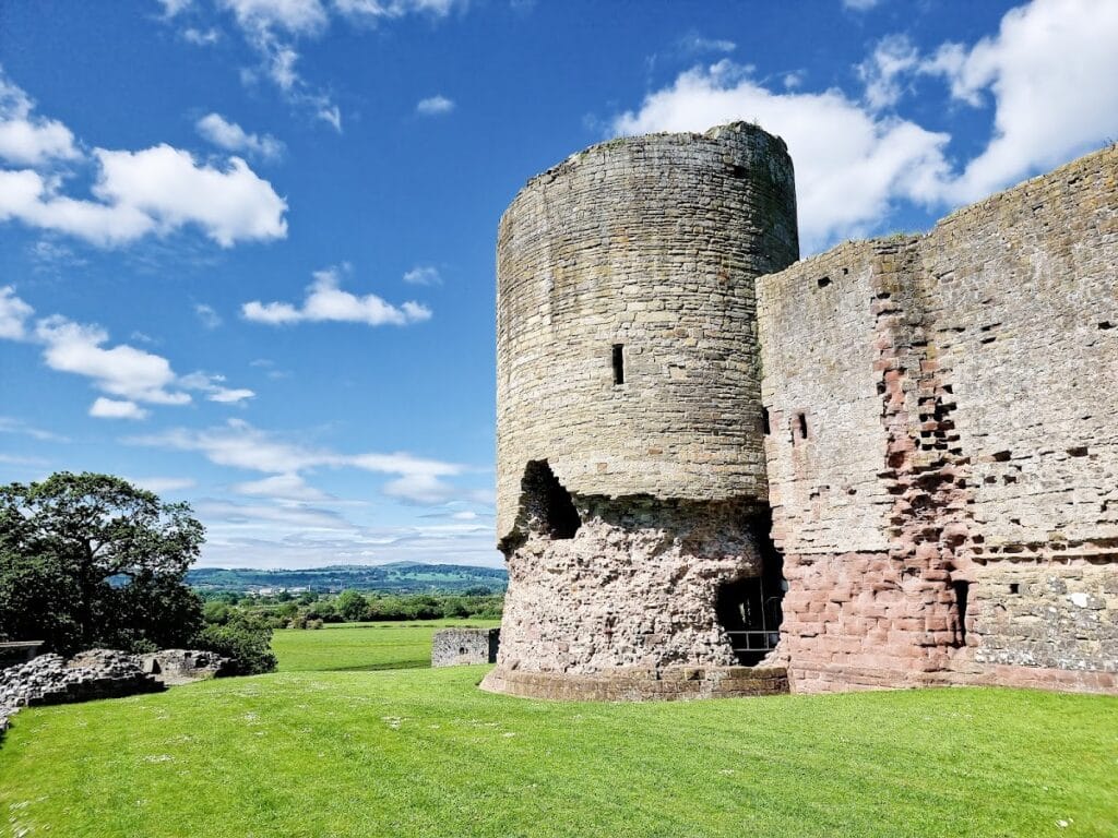 Rhuddlan Castle: Edward I’s Fortress in Wales 1 Rhuddlan Castle