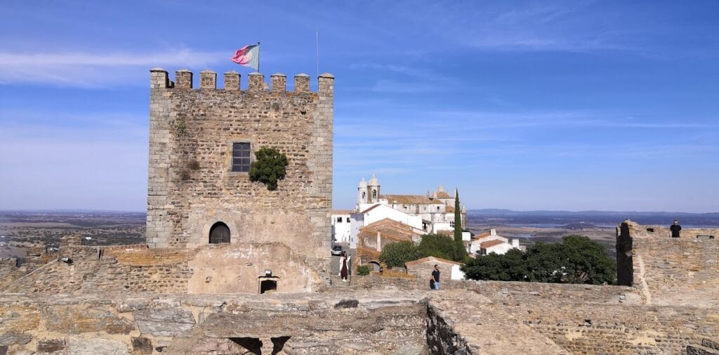 Castelo de Monsaraz: A Historic Fortress in Portugal 3 Castelo de Monsaraz
