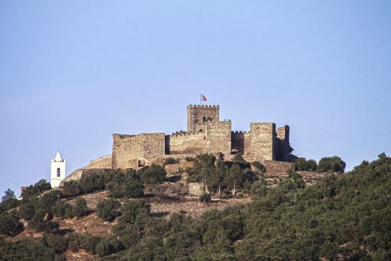 Castelo de Monsaraz: A Fortified Hilltop Complex in Portugal