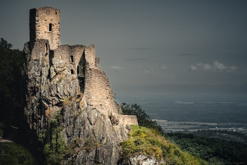 Château du Girsberg: A Medieval Spur Castle in France 1 Château du Girsberg