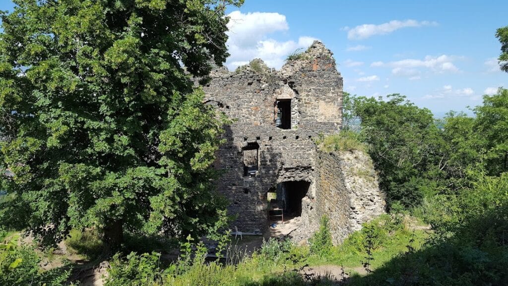 Egerberk Castle: A Gothic Fortress near Lestkov in the Czech Republic 10 Egerberk