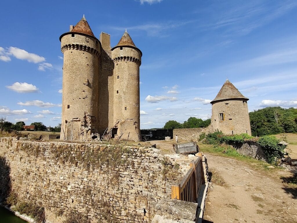 Château de Sarzay: A Late-Medieval Fortified Residence in France 1 Château de Sarzay