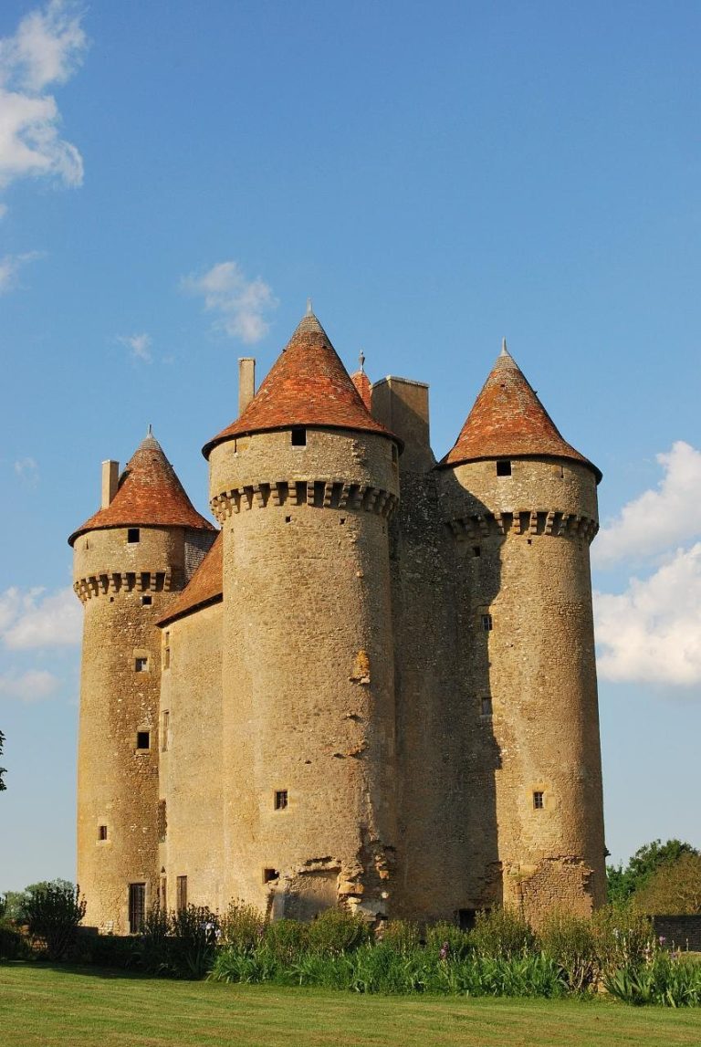 Château de Sarzay: A Late-Medieval Fortified Residence in France