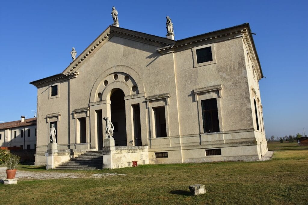 Pojana Maggiore Castle: A Medieval Fortress and Noble Residence in Italy 1 Castello di Pojana Maggiore