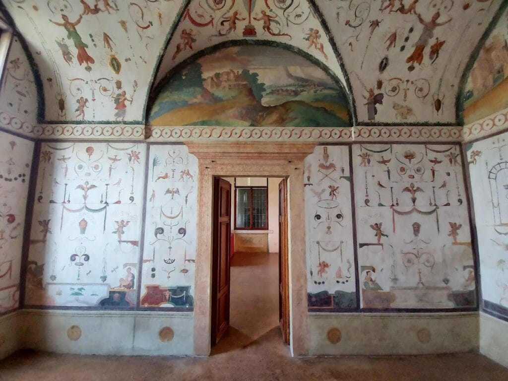 Pojana Maggiore Castle: A Medieval Fortress and Noble Residence in Italy 5 Castello di Pojana Maggiore
