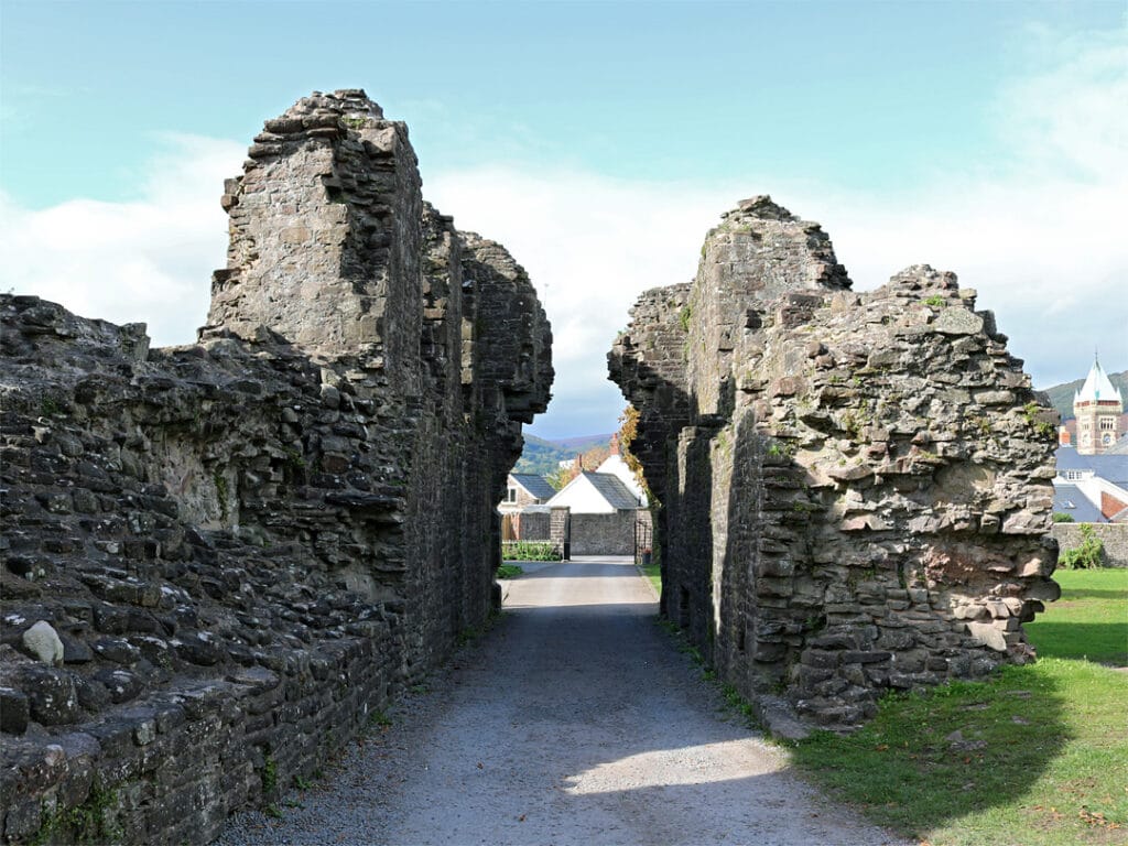 Abergavenny Castle: A Norman Fortress in Wales 9 Abergavenny Castle