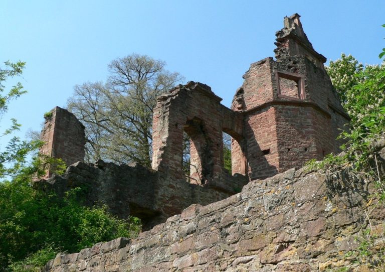 Collenburg: A Medieval Ministerial Castle in Bavaria