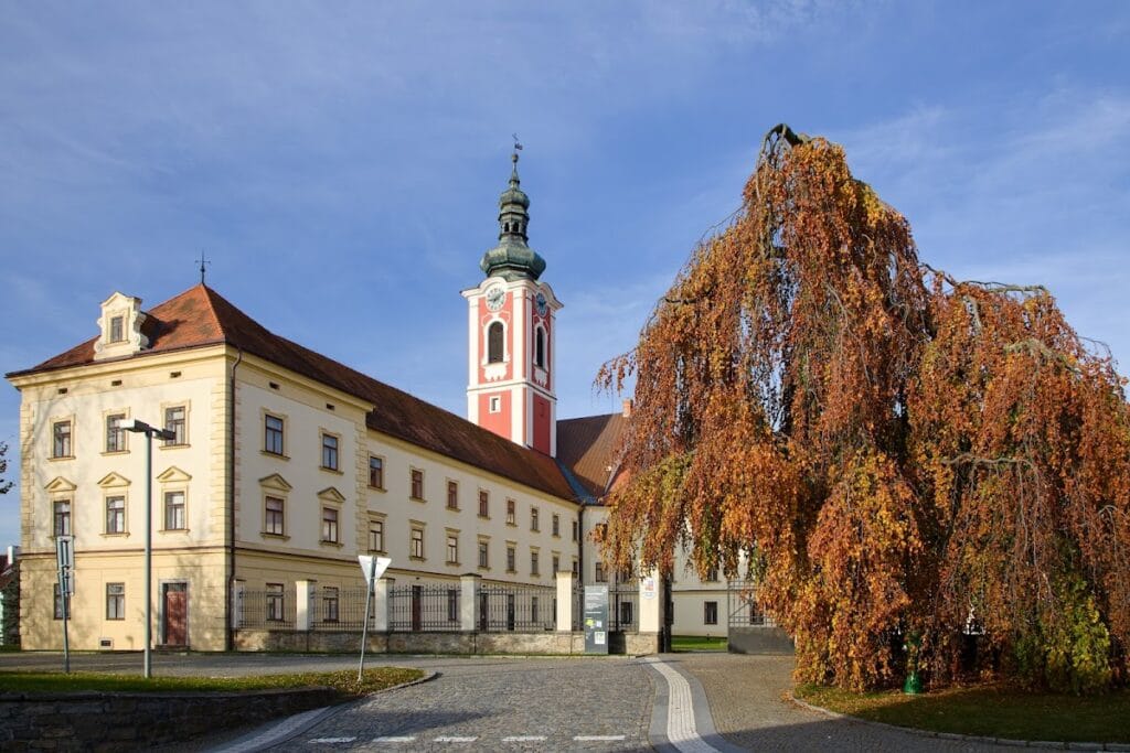 Castle and Monastery in Pacov: A Baroque Heritage Complex in Czechia 1 Castle and monastery in Pacov