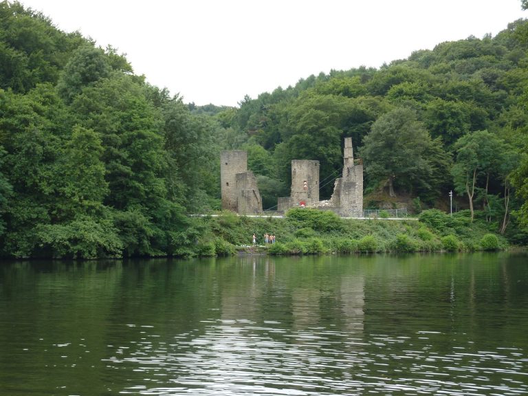 Hardenstein Castle: A Medieval Water Castle and Fortified Manor House in Germany