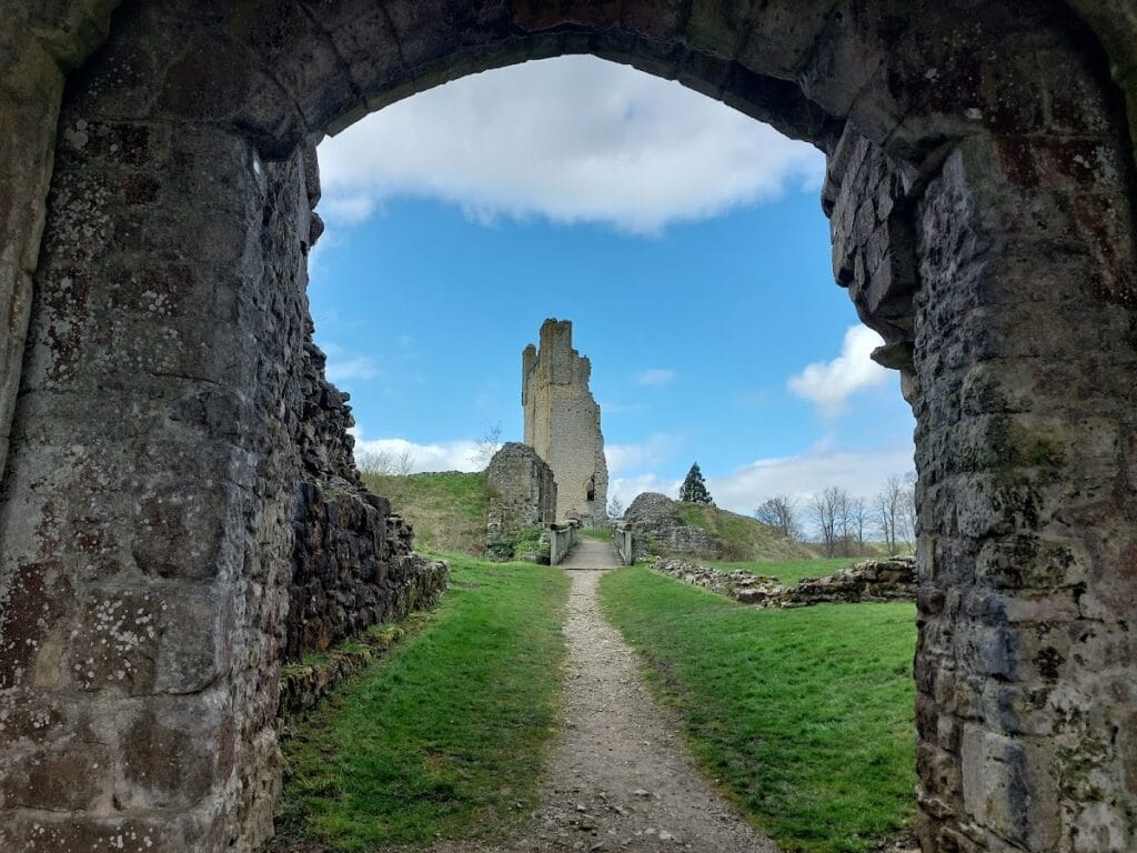 Helmsley Castle: A Norman and Tudor Stronghold in England 8 Helmsley Castle