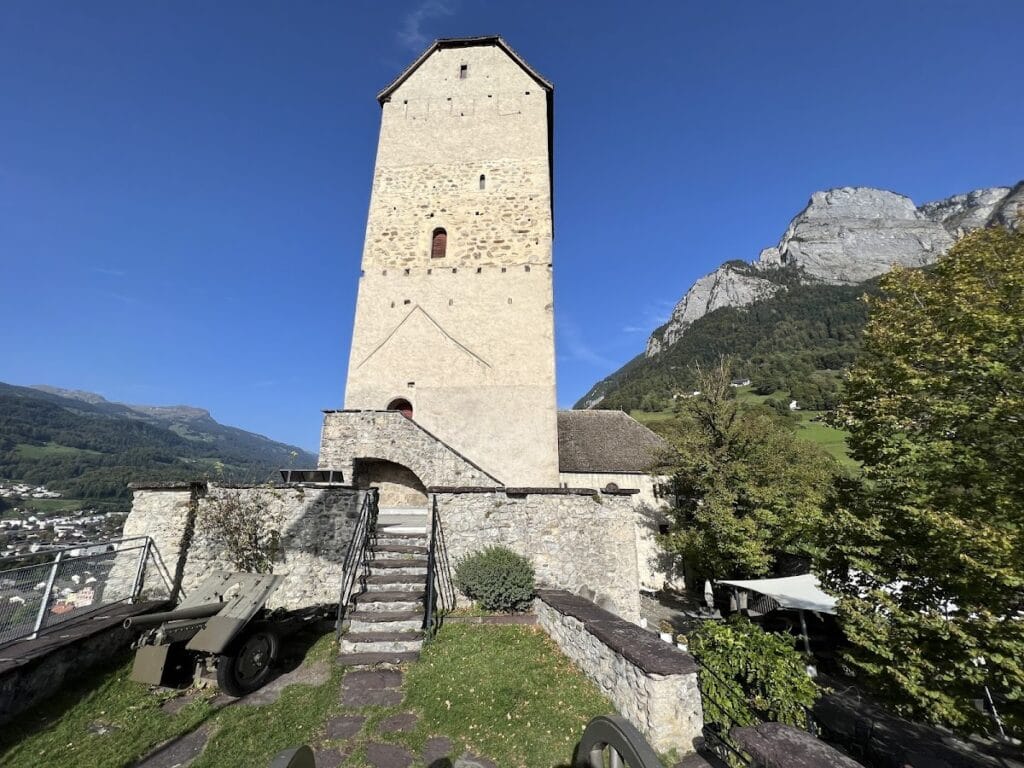 Sargans Castle: A Medieval Fortress and Administrative Residence in Switzerland 2 Sargans Castle
