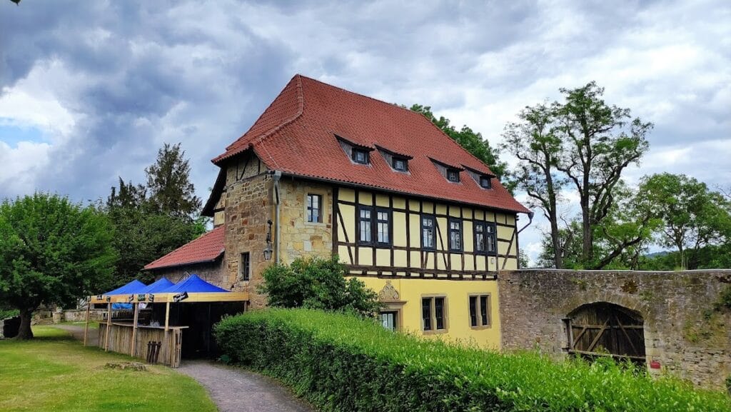 Burg Creuzburg: A Romanesque Hilltop Castle and Administrative Centre in Germany 2 Burg Creuzburg