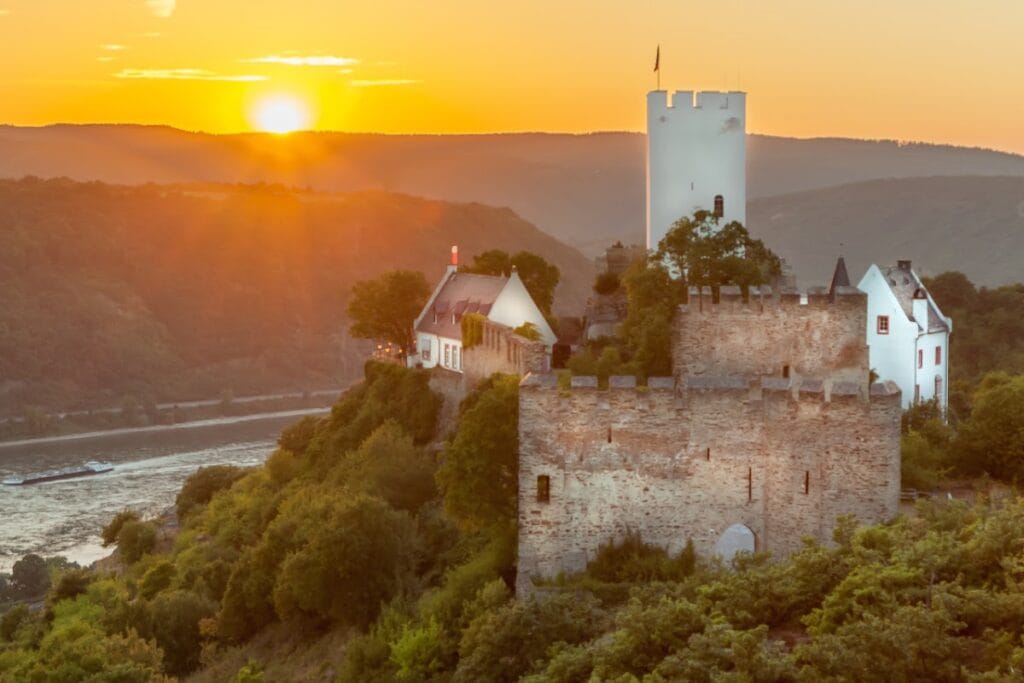Sterrenberg Castle: A Medieval Fortress on the Rhine in Germany 1 Sterrenberg Castle